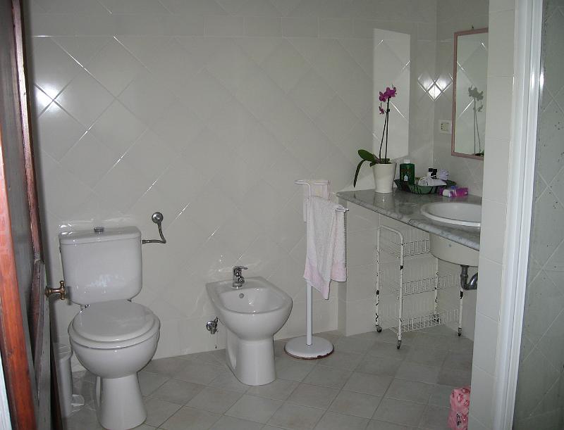 Inside The Cottage - The bathroom